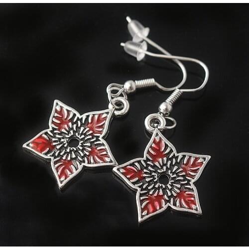 Stranger Things Light Bulb Heart Earrings Letter Friends Don't Lie Badge Drop Earrings Women Girl Cosplay Prop Jewelry Gift