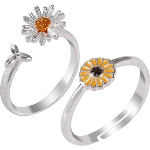 Bohemian Style Ladies Fashion Daisy Flower Ring Adjustable Fresh And Simple Metal Ring Niche Design Student Fashion Jewelry Gift