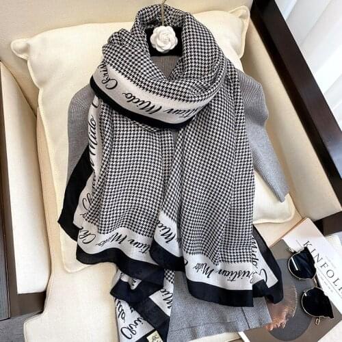 2021 Womens Warm Neck Beach Towel Korean New Style Cotton And Linen Scarf Autumn And Winter Fashionable Sunscreen Plaid Shawl