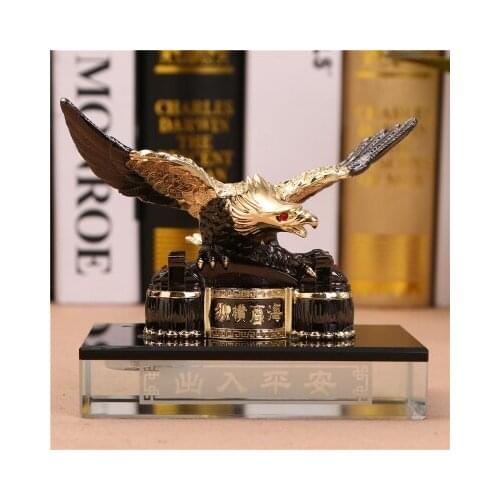 Alloy eagle automobile Hawk car perfume Ornament of creative car except odor Pedestal perfume bottle crafts home decoration