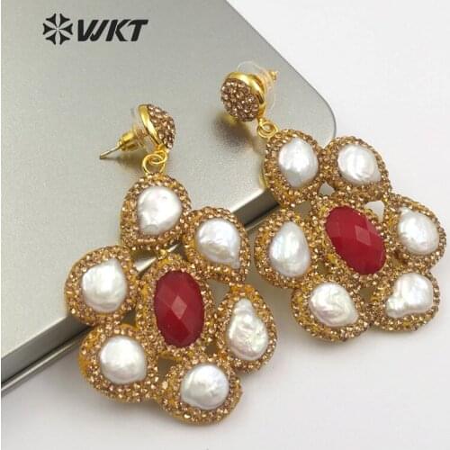 WT-RE079 WKT New noble and elegant style golden flower-shaped pearl earrings high quality rhinestone paved earrings jewelry