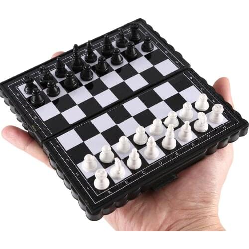 Hot Sale New Magnetic Chessboard Game Wallet Appearance Portable Folding Travel Family Party Chess Set International Chess Game
