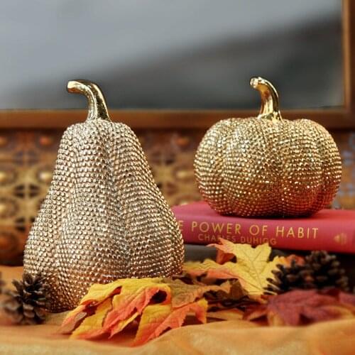 YAYOI KUSAMA STREET ART GOLD PLATING PUMPKIN RESIN STATUE SIMULATION PLANT LIVING ROOM TV CABINET DECORATION ACCESSORIES X3472