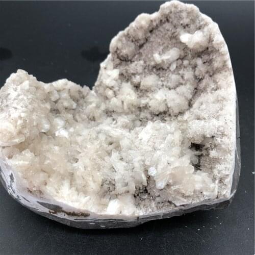 0.75kg Beautiful natural mineral apophyllite heart with zeolite specimens