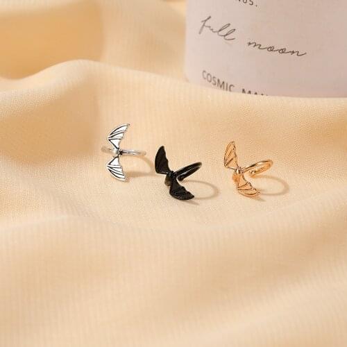 1Pcs New Gothic No Pierced Bat Wing Clip Earrings For Women Vintage Simple Couples Cuff Cartilage Clip Halloween Party Jewelry