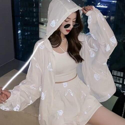 Suit Womens Summer Sun-Proof Set Womens New Reflective Butterfly Hooded Top with Wide Leg Shorts Womens Two-Piece Suit