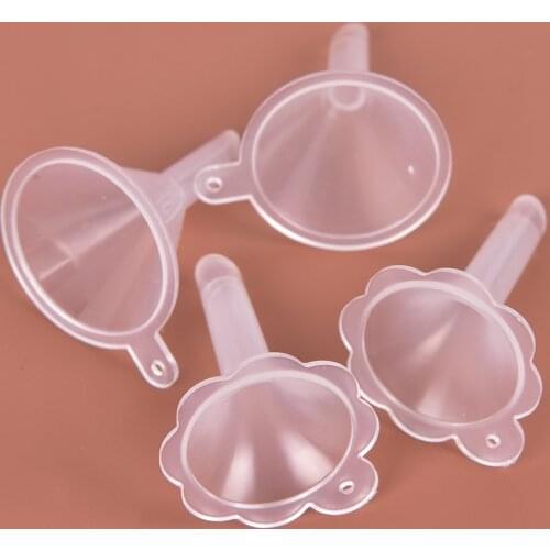 2Pcs New Small Plastic For Perfume Diffuser Bottle Mini Liquid Oil Funnels Lab Mini Oil Funnels Kitchen Specialty Tools(Random)