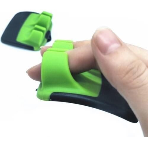 Durable Palm Vegetable Peeler Sharp Blade Finger Potato Peeler with Comfortable Rubber Finger Grip Palm Peeler Carrot