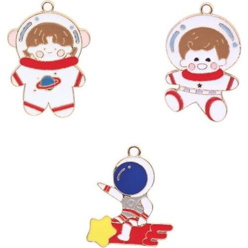 10pcs Cute Astronaut Keychain Pendant Charms Earring Findings Fun DIY Pick Up Star Necklace Bracelet Alloy Jewelry Accessory