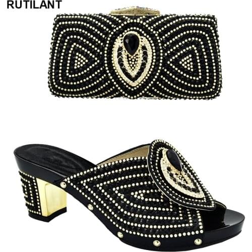Latest Nigerian Women Shoes and Bag Set Decorated with Rhinestone African Women Party Pumps Designer Shoes Women Luxury 2019