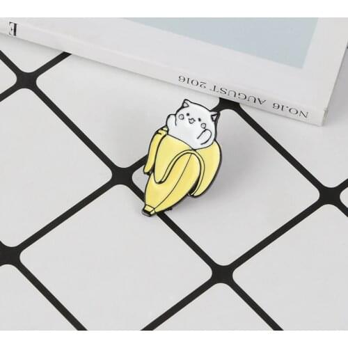 Banana Cat Enamel Pin Brooch Cartoon Animal Pins Badge Meow Meow Cat Kitty Brooches Gift for Women Men Cat lovers Jewelry