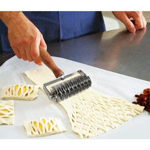 Kitchen Bakeware Stainless Steel Wood Handle Wheel Knife Embossing Dough Roller Lattice Cooking Tools Pull Net Pizza Cutters
