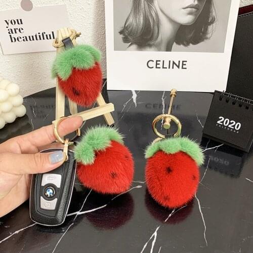 Real Mink Fur keychain Sweet cute Mini little strawberry For Women Hand Bag Pendant Car Charm Keyrings Jewelry Metal Ring Gift