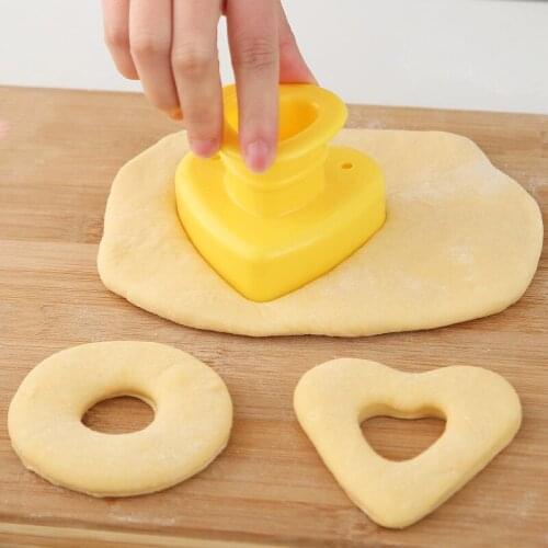 Pastry making model, doughnut mold, heart-shaped, flower-shaped bread mold Kitchen baking tools