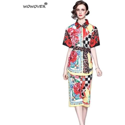 Womens Retro Fashion Runway 2 Piece Set for Summer Short Sleeve Floral Leopard Print Shirt and Calf Length Pants Suit Outfit