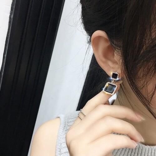 Punk 2019 Fashion New Earrings Temperament Personality Box Black Crystal Ladies Simple Earrings Wholesale Sales Men Earing