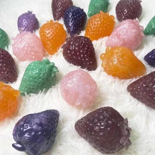 Hot Sale Healing Stone Natural Quartz Carving Crystal Crafts Crystal Strawberry For Home Decaction