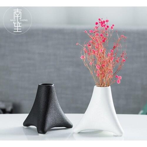 Ceramic Vase Elegant Blue FlowerTable Furnishing Tower Shaped Vase TV Ark New Home Decoration Wedding Gift Black/White