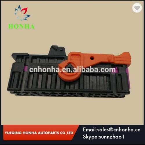28 pin female Housing Car door lock auto connector automotive plug 1k0937702C