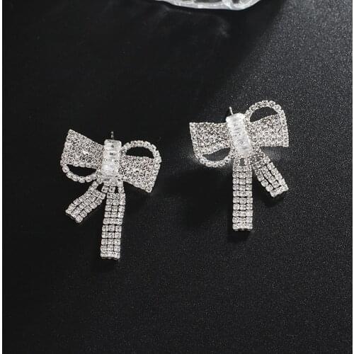 YFJEWE New Fashion Butterfly Wings Earrings Female Rhinestone Wild Personality Metal Earrings Sweet Romantic Jewelry E751