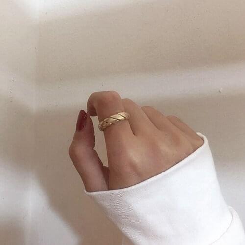 Flatfoosie Simple Design Twisted Rope Chain Ring Women Bling Gold Color Brass Open Rings Fashion Wedding Ring Jewelry Party Gift