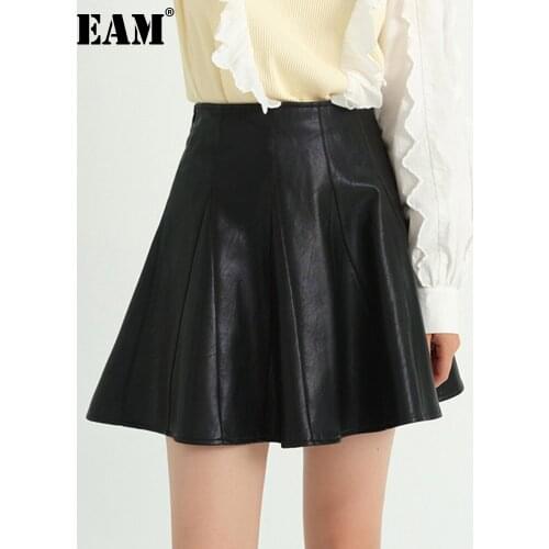 [EAM] High Waist Black Pleated Pu Leather Casual Mini Half-body Skirt Women Fashion Tide New Spring Summer 2021 1DE1471