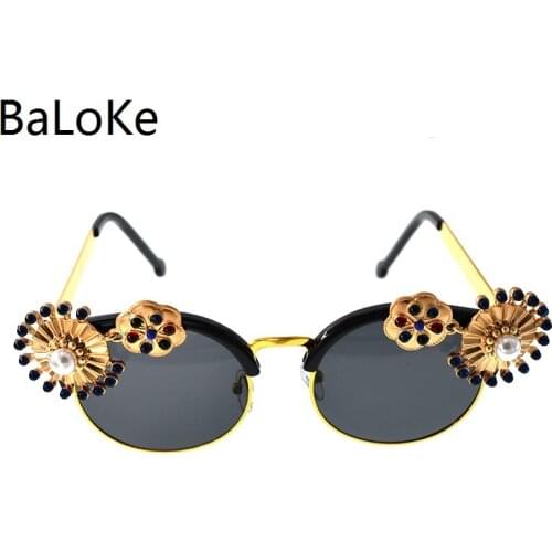 European Style Fashion Women Baroque Sunglasses Crystal Outdoor Decoration Sun Glasses Holiday Oversize Round Black Glasses
