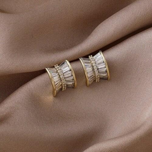 Orgin Summer Korean Fashion Bling Geometrical Curve Dangle Earrings for Women Luxury Twisted Earrings Wedding Jewelry Wholesale