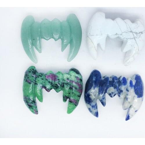 Natural Quartz Crystal Devil Teeth Hand Carved Crystal Demon Teeth Healing Crystal Stone Halloween Gift Home Decoration