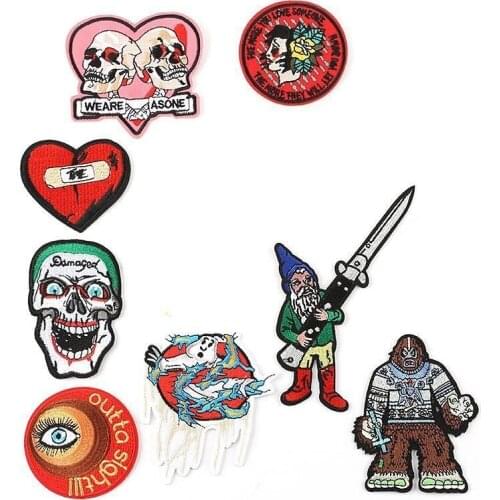 Funny punk-style embroidery skull patch heart-shaped embroidery badge used to decorate the stitching flower on the jeans