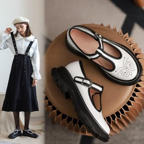 Spring/autumn 2021 Women Shoes Patent Leather Round Toe Buckle All-match Fashion Retro Cute Brock Shoes Platform Casual Shoes