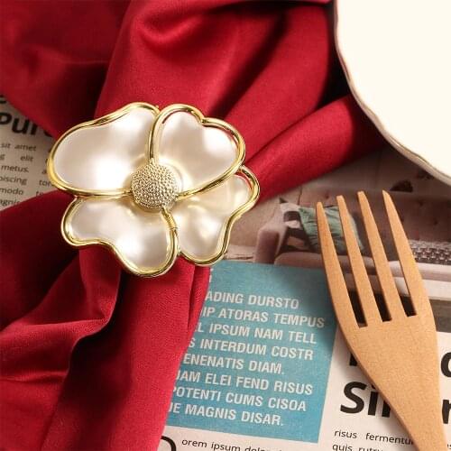 1Pcs Fashion White Flowers Napkin Ring Hotel Beautiful Buckle Wedding Tabletop Decorations