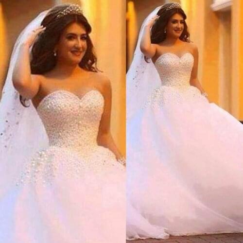 Luxury Sweetheart Ball Gowns Wedding Dresses Vintage Lace Pearls Princess White Tulle Sweep Train Plus Size Bridal Gowns