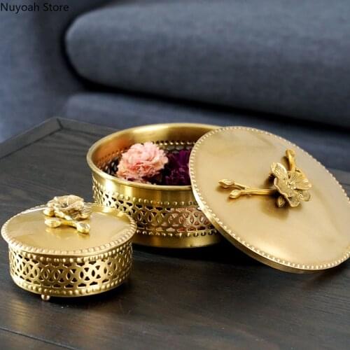 Vintage Handmade Brass Plum Blossom Storage Box Home Decoration Jewelry Box Ornaments Luxury Living Room Candy Storage Ornaments