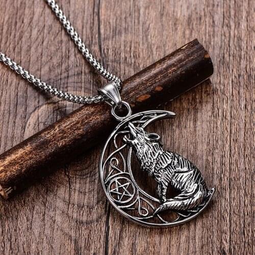 New Retro Animal Wolf Roar Moon Necklace Pendant Mens Necklace Metal Sliding Pendant Necklace Accessories Party Jewelry