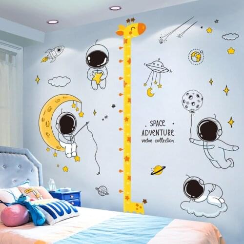 [shijuekongjian] Outer Space Astronaut Wall Stickers DIY Giraffe Animal Mural Decals for Kids Rooms Baby Bedroom Decoration