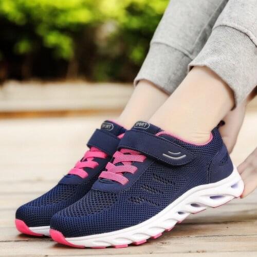 Wujie2020 New Ladies Casual Sports Shoes Breathable Mesh Ultra Light Sole Hollow Design Ladies Sports Vulcanized Dad Old Whoes