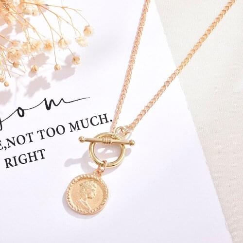 Luxurious Queen Coin Pendant Necklace Fashion Golden Lady Necklace Jewelry Anniversary Valentine Day Gifts 2021