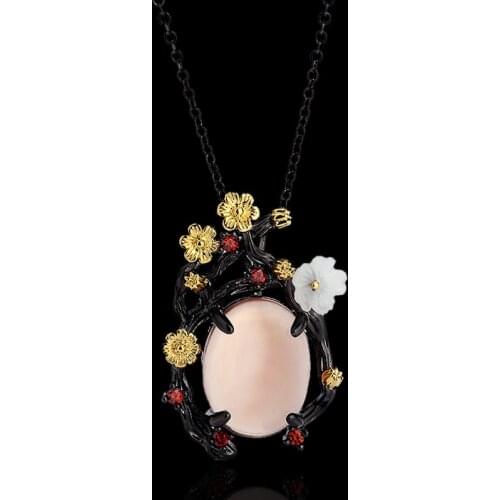 Luxury Black Gold Necklace Plum Blossom Pendant Flower Necklace Transparent Zircon Pendant Womens Elegant Sweater Chain