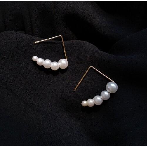 Wholesale Creative Cool Triangle Ear Stud Simple Non-Mainstream Design Short Female Earrings Wholesale