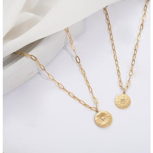 New Bohemian Gold Color Round Pendant Necklaces For Women Star Crystal Choker Necklaces 2021 Trend Fashion Jewelry Party