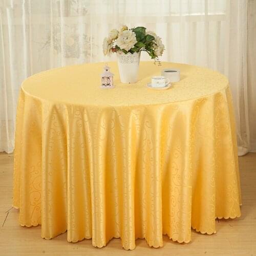 DREAM KARIN Linen Tablecloths On The Table