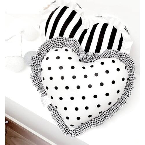 INS Korean Cute Mini Baby Pillow Anti bending Small Comfort Pillow Heart Shaped Cotton Children Bed Bedding Sets Room Doceration