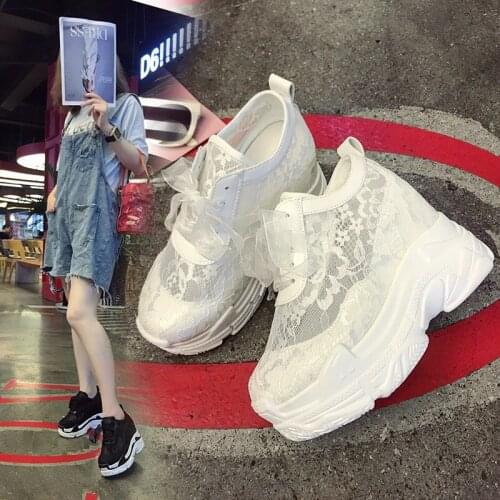 Summer net shoes, breathable womens sports shoes, new all-match casual net yarn inner heightened lace-up single shoes