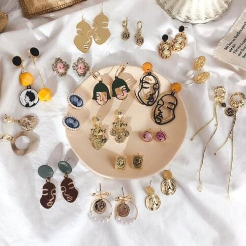 Korean Fashion Human Face Stud Earrings For Women Vintage Pearl Small Hanging Earrings 2021 Trend Unusual Design Circle Earrings