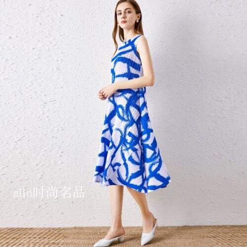 Issey miyake pleated print long dress summer 2021 2020 loose sleeveless new style temperament casual big swing dress