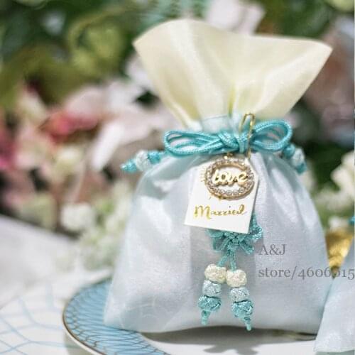 50pcs lot Unique Love Pandent Party Favors Container Baby Shower Candy bags Wedding return gifts Chocolate bag for guests