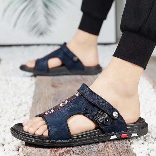 Sandal men 2021 new pair of leather sandals fashion wear mens slippers outside the car beach summer personality flip-f