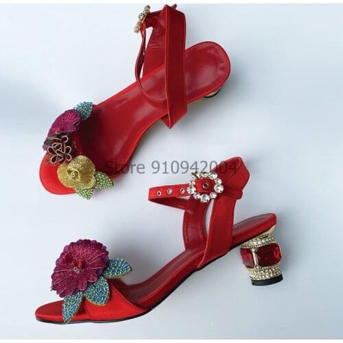 2021 brand new Gladiator Sandals low heel sandals wedding Shoes Women ankle strap sandals chunky heel flower party shoe