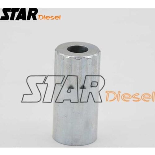 Diesel injector nozzle nut assembling and common rail injection spray cap nut E1022002